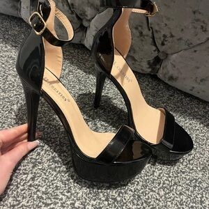 Chic Black Platform Heels